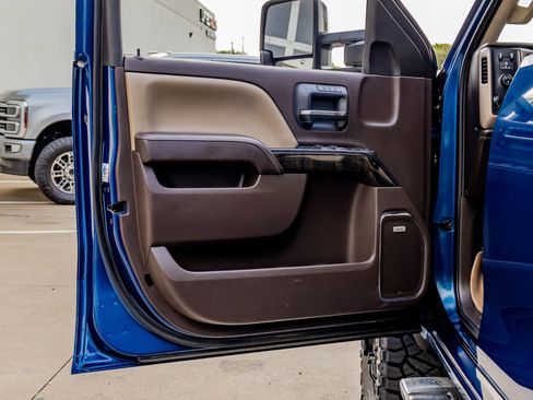 Used 2015 GMC Sierra 3500 Denali w/ Duramax Plus Package image 31