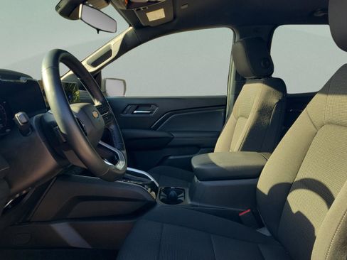 Used 2024 Chevrolet Colorado LT w/ LT Convenience Package image 18