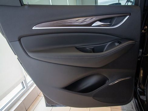 Used 2023 Buick Enclave Avenir w/ Avenir Technology Package image 9