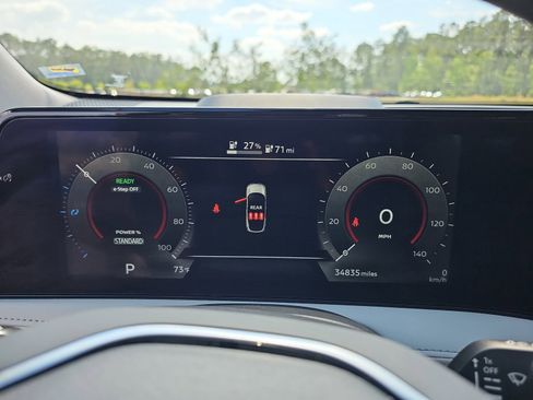 Used 2023 Nissan Ariya FWD image 19