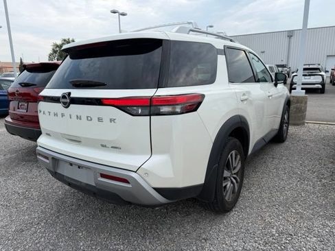 Certified 2024 Nissan Pathfinder SL w/ Cargo Package AWD/4WD image 4