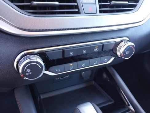 New 2025 Nissan Altima 2.5 SR image 17