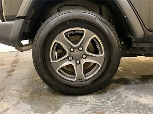 Used 2022 Jeep Wrangler Unlimited Sport image 15