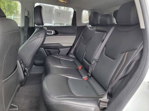 Certified 2022 Jeep Compass Limited image 21