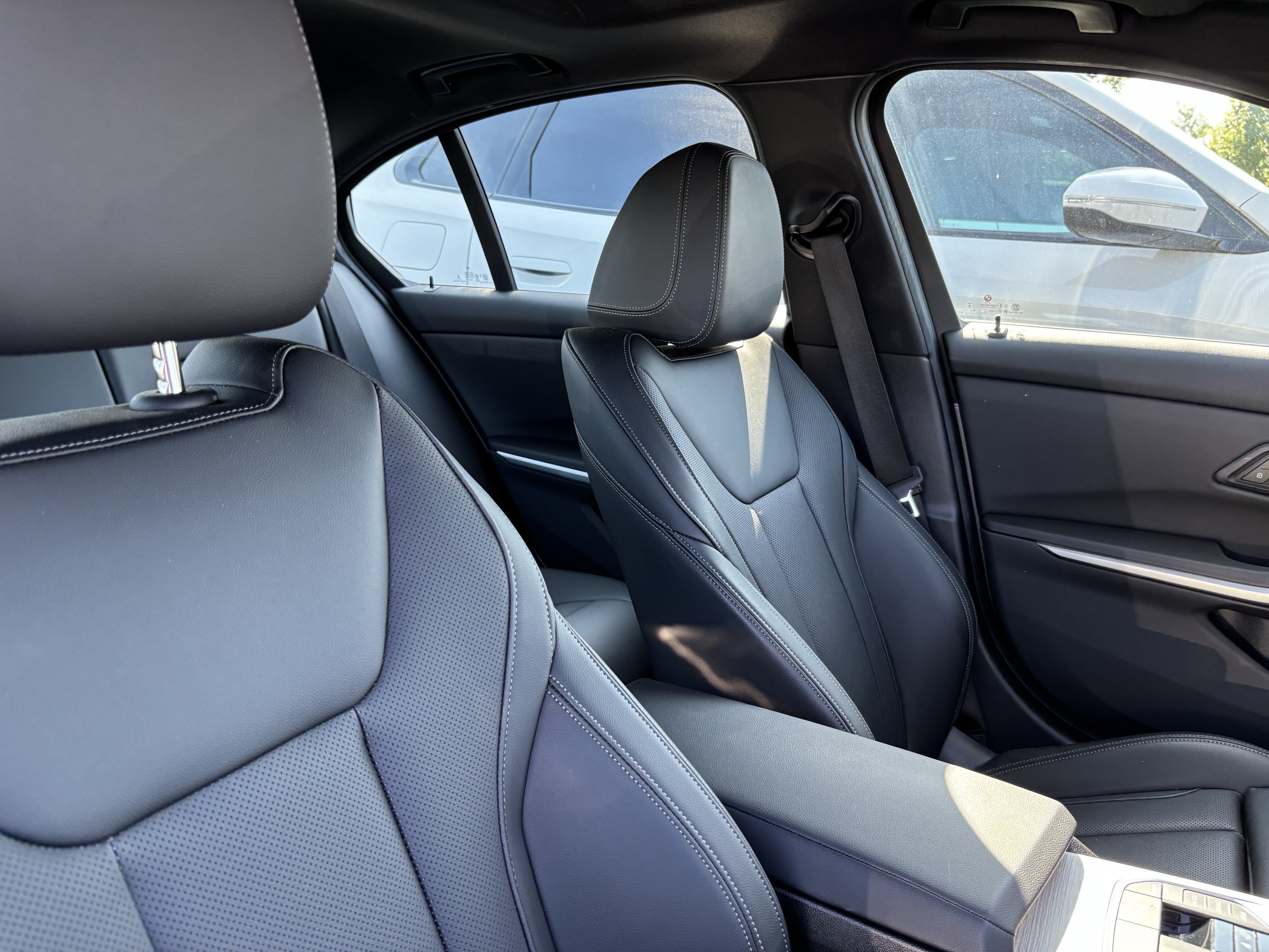 Certified 2025 BMW 330i Sedan RWD image 35