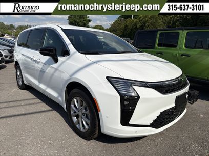 New 2027 Chrysler Pacifica Select w/ Family Tech Group