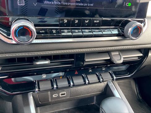 Used 2024 Chevrolet Colorado LT w/ LT Convenience Package image 31