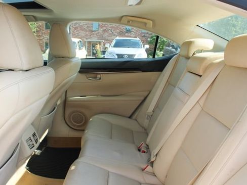 Used 2013 Lexus ES 350 w/ Luxury Pkg FWD image 31