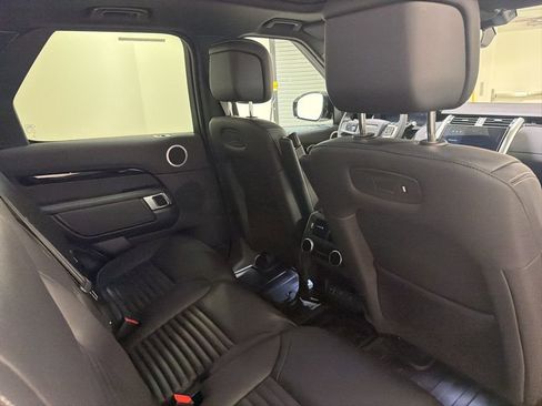 Used 2025 Land Rover Discovery S AWD/4WD image 27