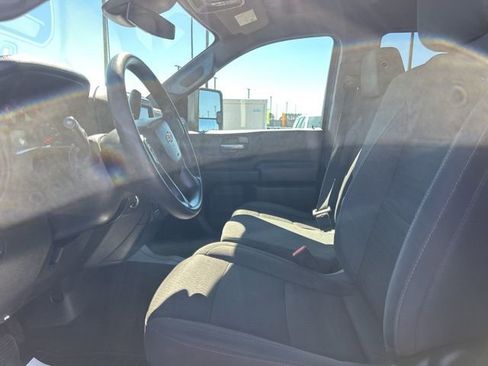 Used 2024 Chevrolet Silverado 2500 Custom w/ Custom Convenience Package image 15