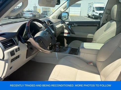 Used 2019 Lexus GX 460 Premium w/ Premium Package AWD/4WD image 2