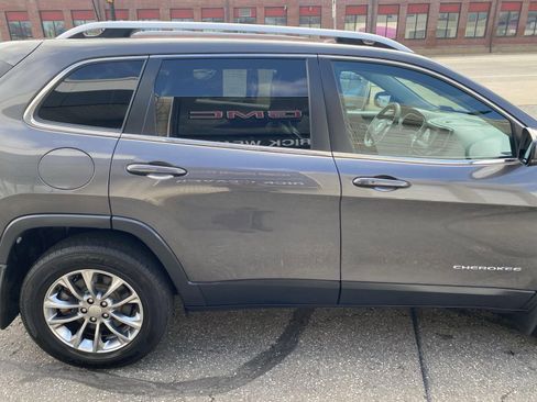 Used 2020 Jeep Cherokee Latitude Plus w/ Cold Weather Group image 10