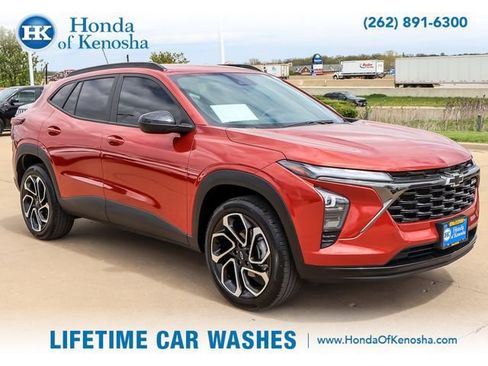 Used 2024 Chevrolet Trax RS w/ Driver Confidence Package FWD image 8