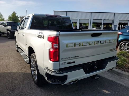 Used 2021 Chevrolet Silverado 1500 High Country w/ Technology Package image 3