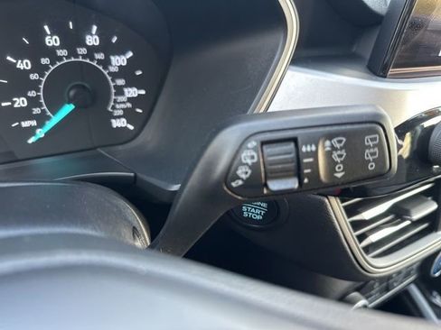 Used 2022 Ford Escape SE image 16