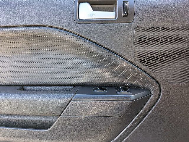 Used 2008 Ford Mustang GT RWD image 25