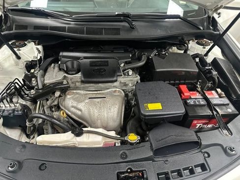 Used 2012 Toyota Camry SE FWD image 23