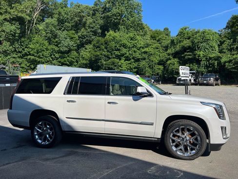 Used 2018 Cadillac Escalade ESV Premium Luxury AWD/4WD image 11