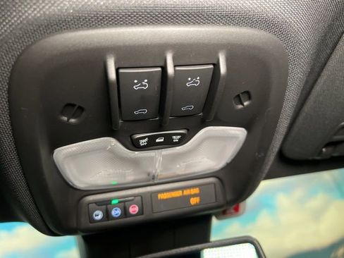 Used 2024 Chevrolet Colorado ZR2 w/ Technology Package image 47