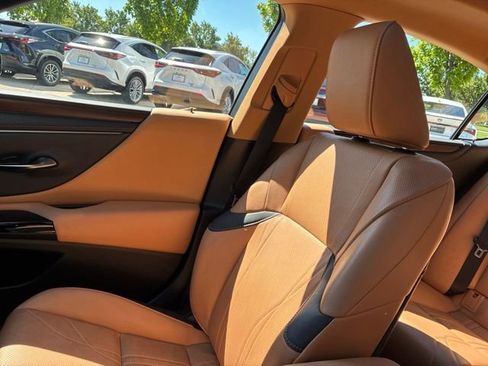 Certified 2024 Lexus ES 350 w/ Technology Package FWD image 31