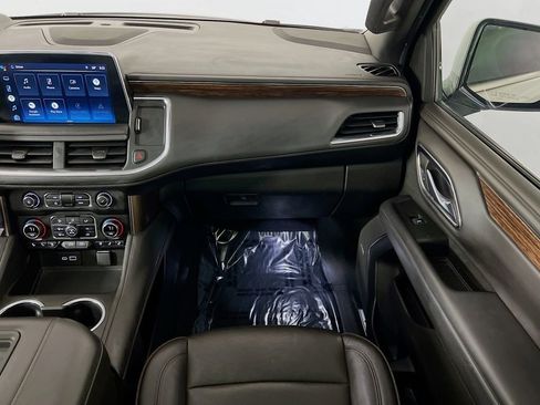 Used 2022 Chevrolet Suburban High Country image 24