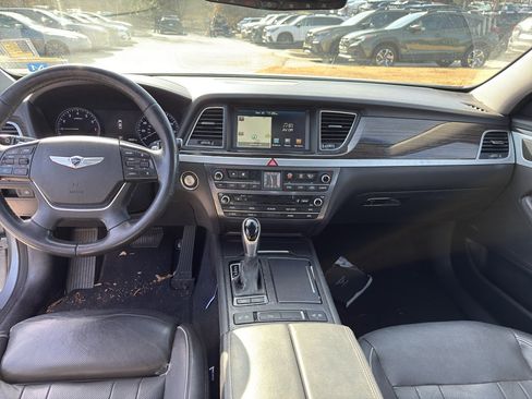 Used 2015 Hyundai Genesis 3.8 w/ Option Group 03 image 9