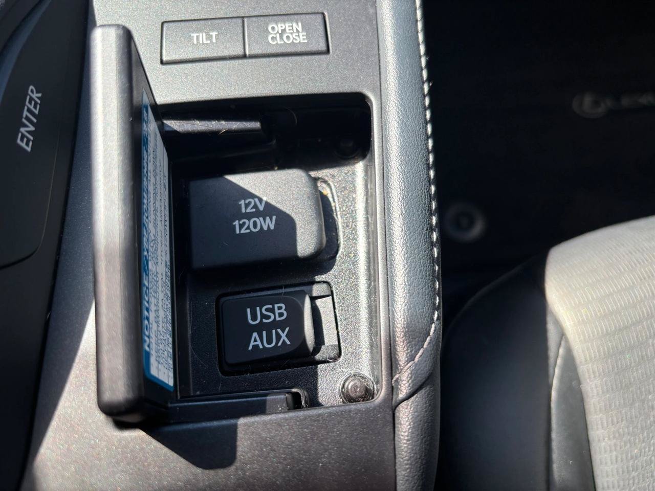Used 2013 Lexus CT 200h w/ Premium Pkg w/Navigation FWD image 15