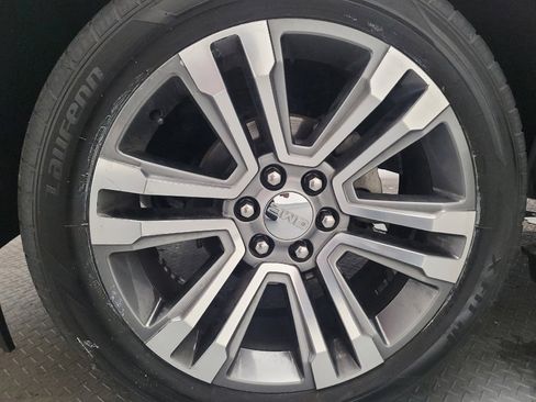 Used 2017 GMC Yukon Denali w/ Open Road Package AWD/4WD image 31