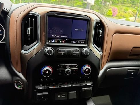 Used 2022 Chevrolet Silverado 2500 High Country w/ LPO, Hitch Package AWD/4WD image 32