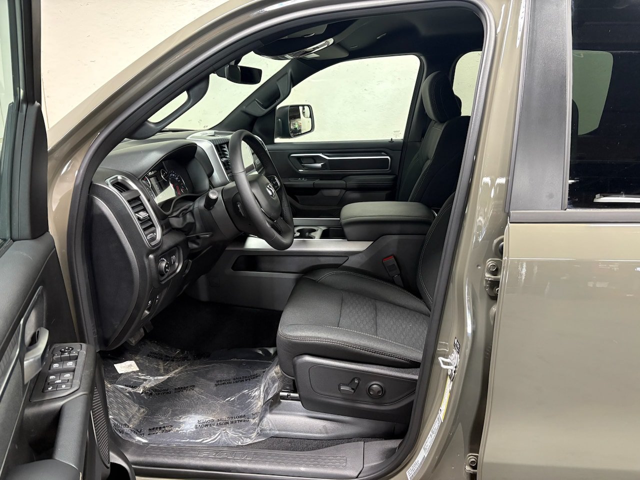 Used 2026 RAM 1500 Big Horn AWD/4WD image 3