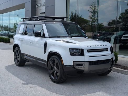 Used 2023 Land Rover Defender 110 X-Dynamic SE AWD/4WD image 9