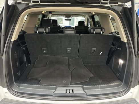 Used 2024 Ford Expedition XLT image 24