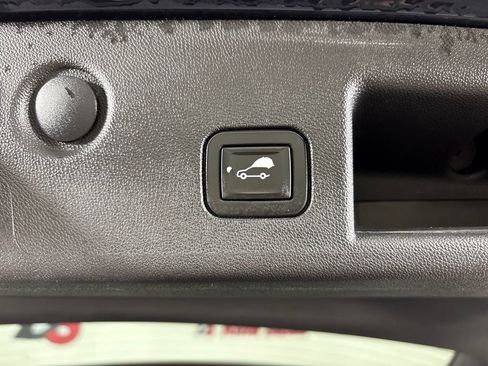 Used 2021 Chevrolet Equinox LT FWD image 48