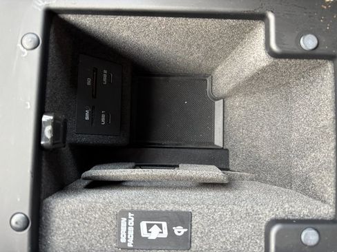 Certified 2025 Porsche Macan image 22