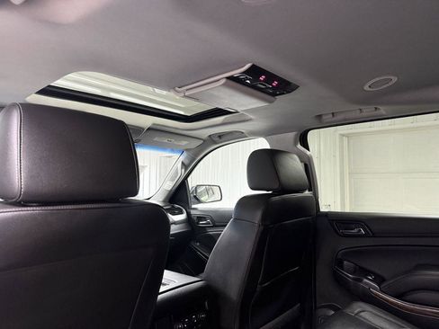 Used 2019 Chevrolet Suburban LT AWD/4WD image 28