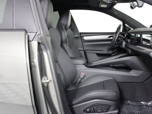 Used 2025 Porsche Macan Electric image 29