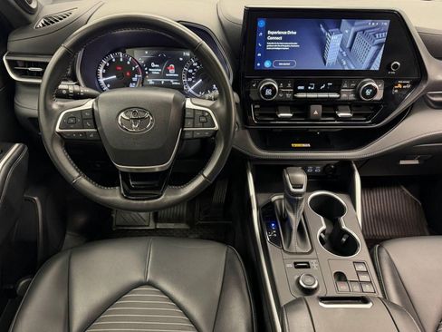 Used 2023 Toyota Highlander XSE AWD/4WD image 25
