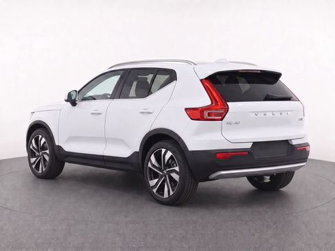 Used 2024 Volvo XC40 B5 Ultimate w/ Climate Package AWD/4WD image 3