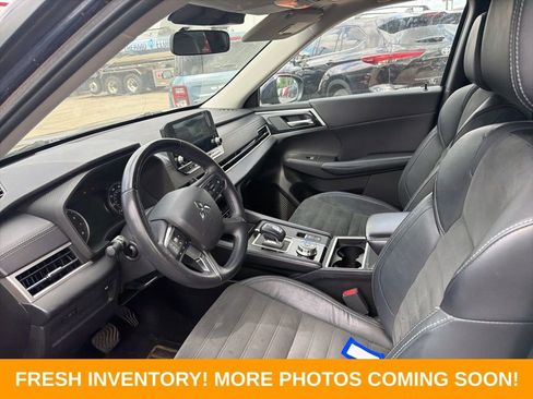 Used 2022 Mitsubishi Outlander SE image 7