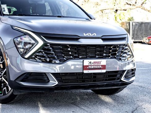 Used 2023 Kia Sportage EX image 3