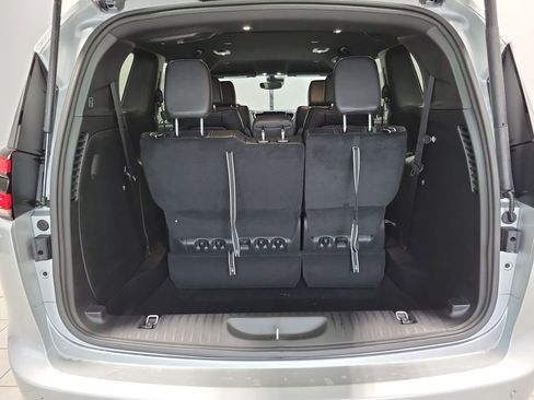 New 2026 Chrysler Pacifica Select w/ S Appearance Package image 7