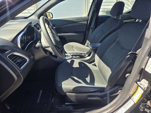 Used 2012 Dodge Avenger SE FWD image 7