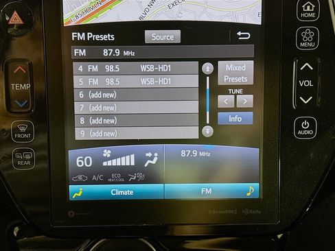 Used 2021 Toyota Prius Prime XLE image 19