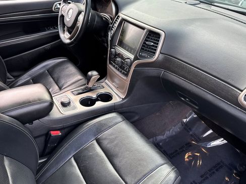 Used 2017 Jeep Grand Cherokee Limited w/ Luxury Group II image 33