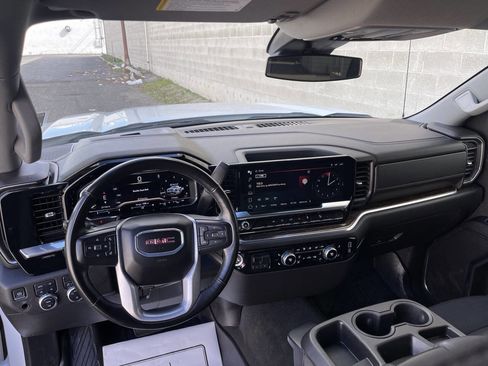 Used 2024 GMC Sierra 1500 SLE w/ X31 Off-Road Package AWD/4WD image 7