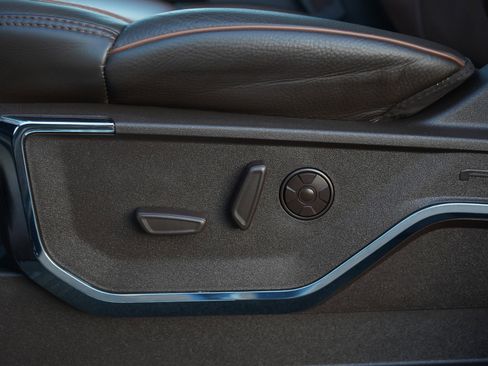 Used 2024 Ford F450 King Ranch w/ Chrome Package image 29