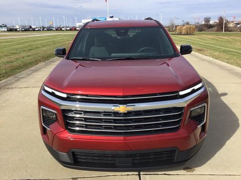 New 2026 Chevrolet Traverse LT w/ Enhanced Driving Package FWD image 12