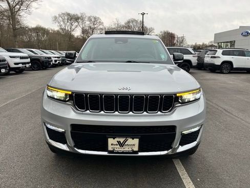 Used 2023 Jeep Grand Cherokee L Limited AWD/4WD image 3