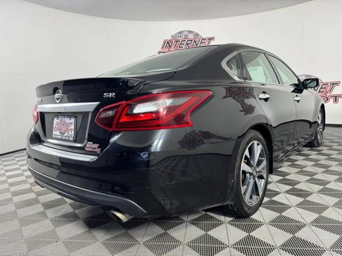 Used 2017 Nissan Altima 2.5 SR FWD image 26