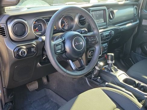 Used 2023 Jeep Gladiator Willys image 15